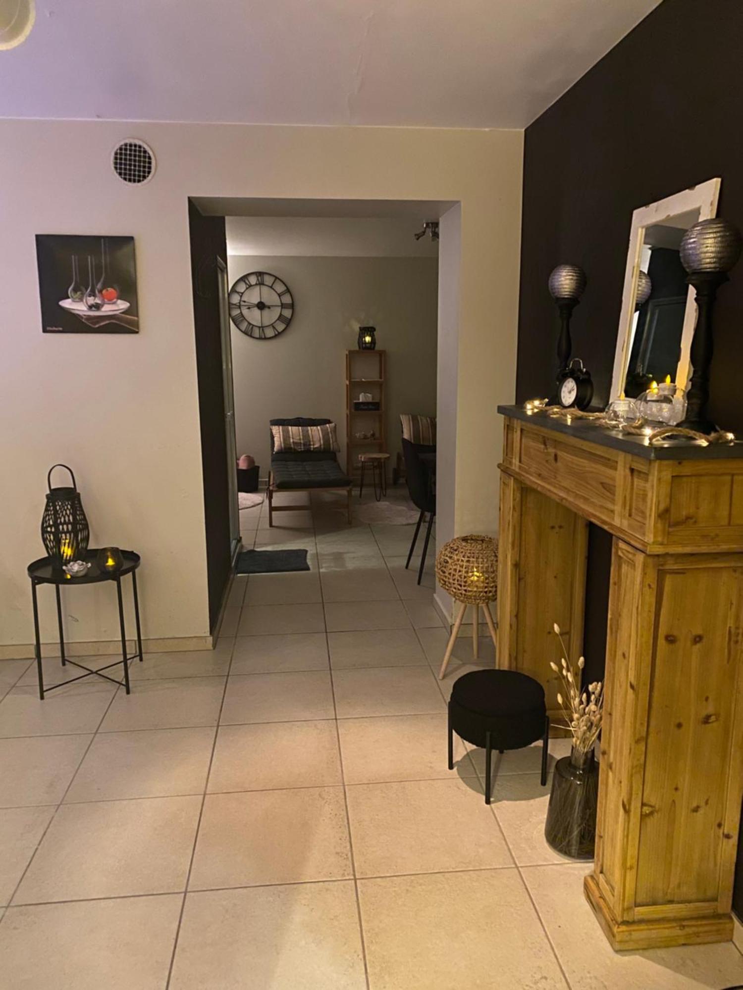 Le Petit Studio De L'Espace Bien Etre Libin Kültér fotó